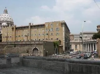 Oda ve Kahvaltı Al Colonnato Di San Pietro