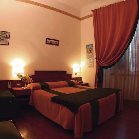 Al Colonnato Di San Pietro Oda ve Kahvaltı 3*