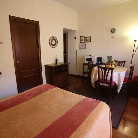 Al Colonnato Di San Pietro Oda ve Kahvaltı Roma
