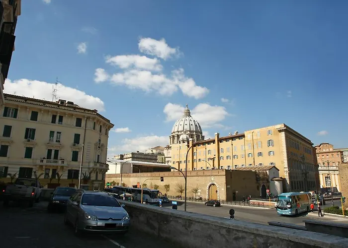 Bed & Breakfast Al Colonnato Di San Pietro 3*