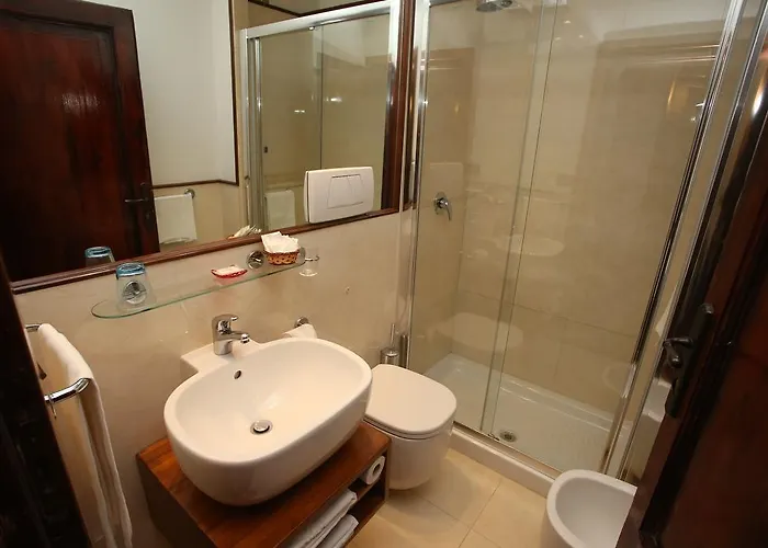 Al Colonnato Di San Pietro 3* Roma