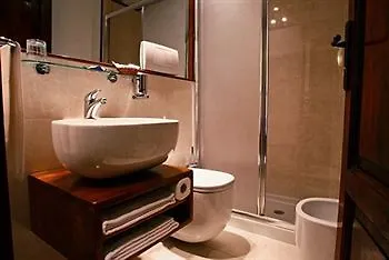 Al Colonnato Di San Pietro 3*