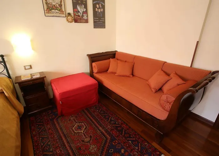 Al Colonnato Di San Pietro Roma