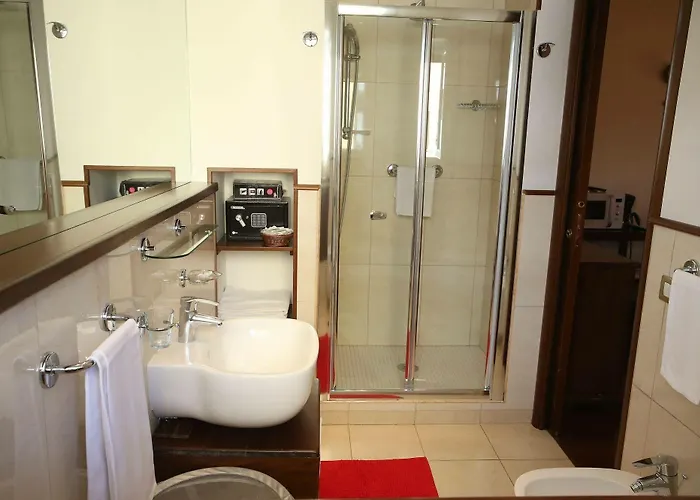 Al Colonnato Di San Pietro Bed & Breakfast 3*