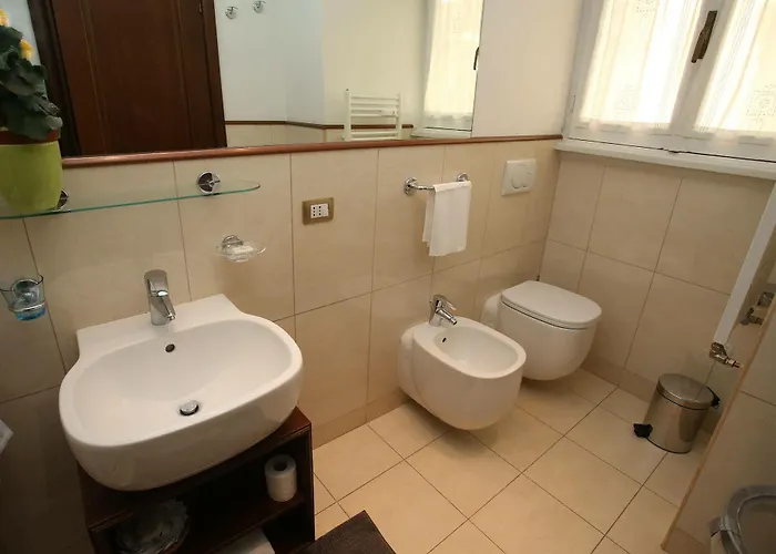 Al Colonnato Di San Pietro 3* Roma