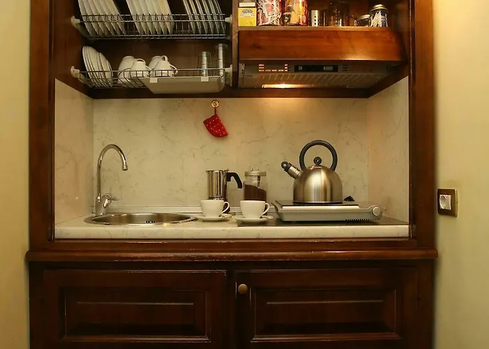 Al Colonnato Di San Pietro