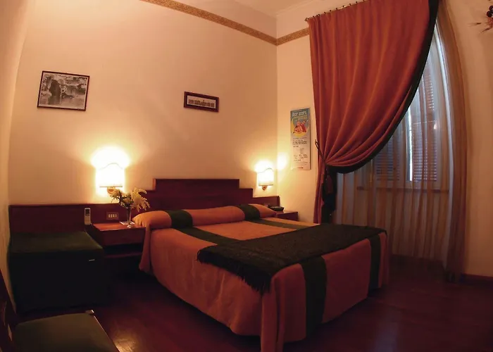 Al Colonnato Di San Pietro Bed & Breakfast 3*