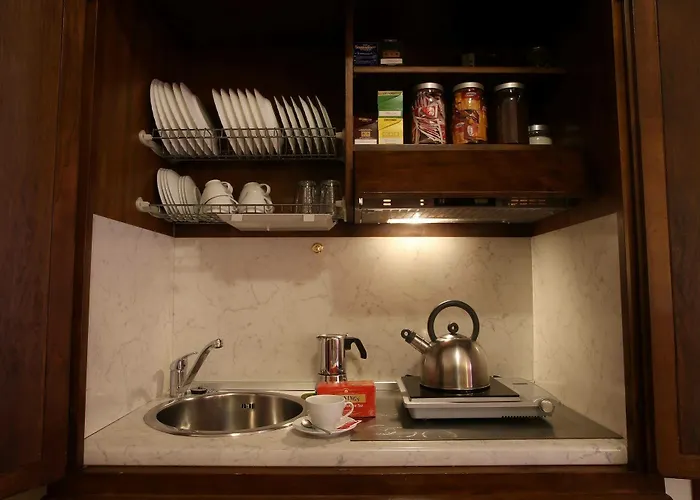 Al Colonnato Di San Pietro 3* Roma